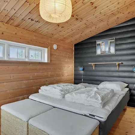 3 Værelses Dejlig Bolig I Feriehus *