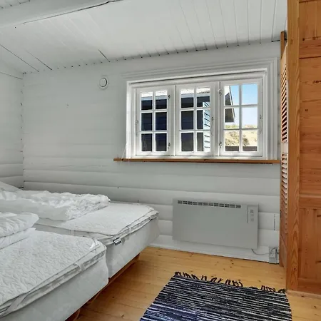 3 Værelses Dejlig Bolig I Feriehus *